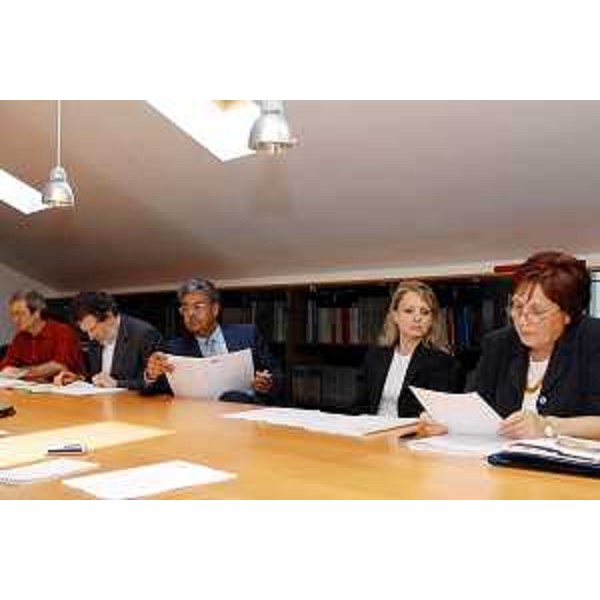 Roberto Antonaz (Assessore regionale all'istruzione, cultura, sport e pace) alla conferenza stampa su Donne Immigrate in Friuli Venezia GIulia. (Trieste, 29/06/04)