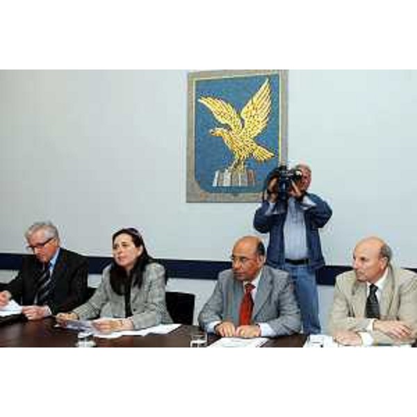 Michela Del Piero (Assessore regionale alla programmazione e controllo, alle risorse economiche e finanziarie, al patrimonio e servizi generali e alle pari opportunità) alla conferenza stampa (Trieste, 16/05/06)