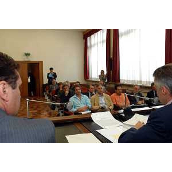 Riccardo Illy (Presidente della Regione Friuli Venezia Giulia), Enzo Marsilio (Assessore regionale alle risorse agricole, naturali, forestali e montagna) su emergenza montagna. (Udine, 28/06/04)