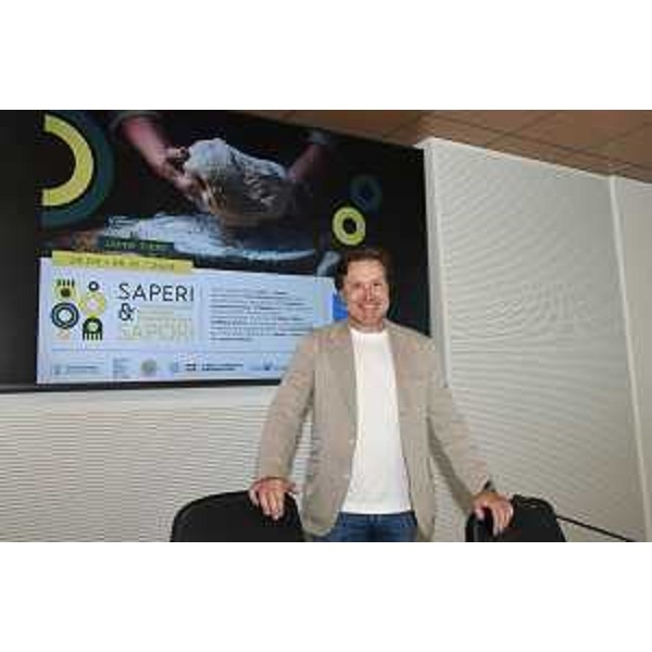 Lassessore alle Attività produttive Sergio Emidio Bini alla presentazione di "Saperi&Sapori Fvg". - Lassessore alle Attività produttive Sergio Emidio Bini alla presentazione di "Saperi&Sapori Fvg".