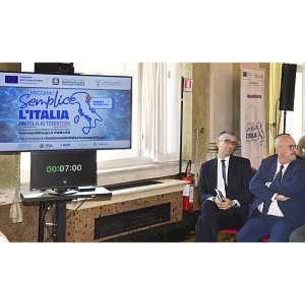 Gli assessori regionali ai Sistemi informativi Sebastiano Callari e alla Funzione pubblica Pierpaolo Roberti alliniziativa "Facciamo semplice lItalia - Parola ai territori". - Gli assessori regionali ai Sistemi informativi Sebastiano Callari e alla Funzione pubblica Pierpaolo Roberti alliniziativa "Facciamo semplice lItalia - Parola ai territori".