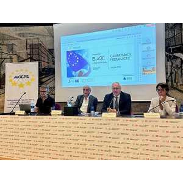 Il presidente del Consiglio regionale Mauro Bordin con il presidnete di Aiccre Fvg Franco Brussa - Il presidente del Consiglio regionale Mauro Bordin con il presidnete di Aiccre Fvg Franco Brussa
