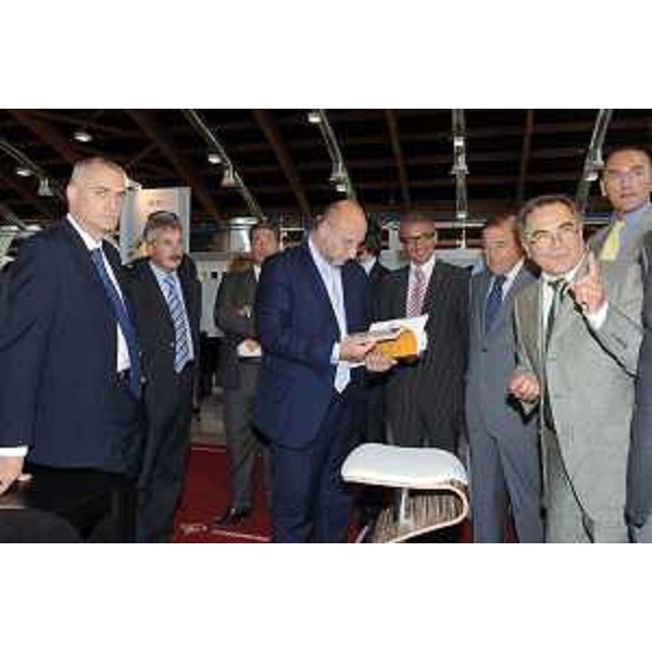 Enrico Bertossi (Assessore regionale alle attività produttive) con Sergio Cecotti (Sindaco di Udine) all'inaugurazione del Trentesimo Salone Internazionale della Sedia. (Udine 09/09/06)