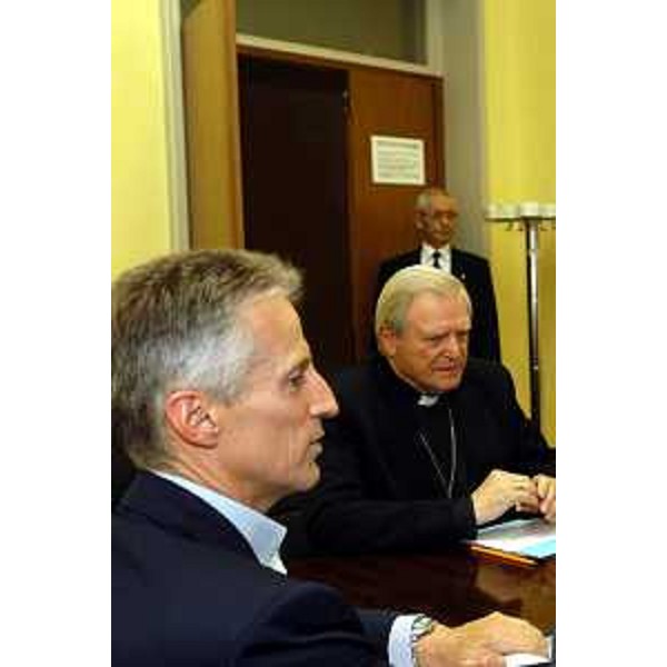 Riccardo Illy (Presidente della Regione Friuli Venezia Giulia) incontro Monsignor Pietro Brollo (Arcivescovo di Udine). (Udine, 10/06/04)