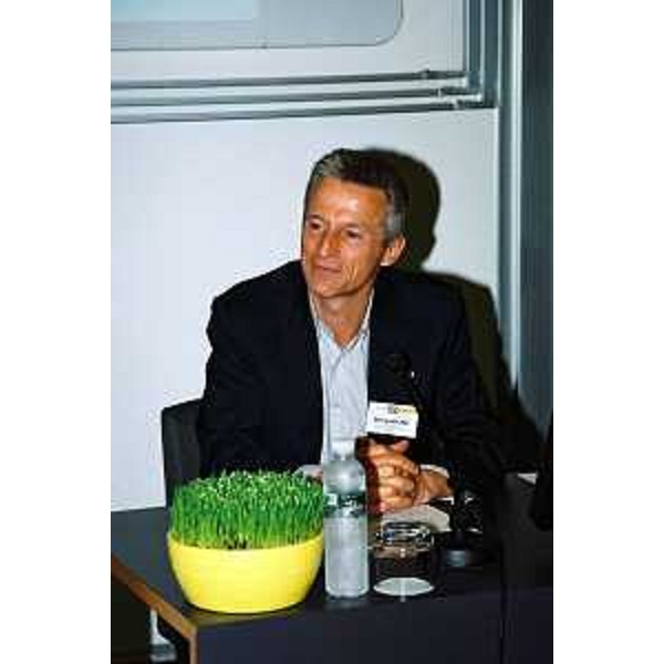 Riccardo Illy (Presidente della Regione Friuli Venezia Giulia) alla conferenza internazionale "Future of Europe". (Bled, 11/06/04)