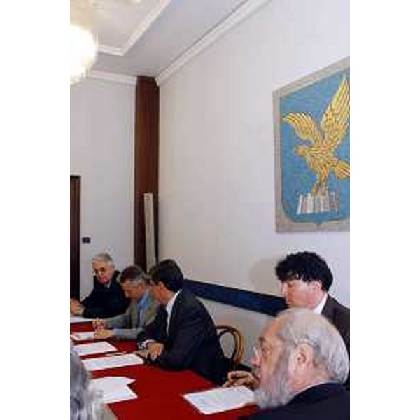 Riccardo Illy (Presidente della Regione Friuli Venezia Giulia) incontra i vertici, regionali e provinciali, della Confartigianato. (Trieste, 09/06/04)