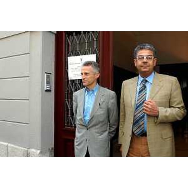 Riccardo Illy (Presidente della Regione Friuli Venezia Giulia), Roberto Antonaz (Assessore regionale all'istruzione, cultura, sport e pace) all'inaugurazione della nuova sede della Direzione Cultura. (Trieste, 09/06/04)