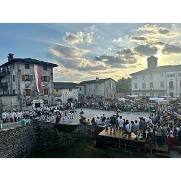 Immagini di Medioevo a Valvasone - Immagini di Medioevo a Valvasone