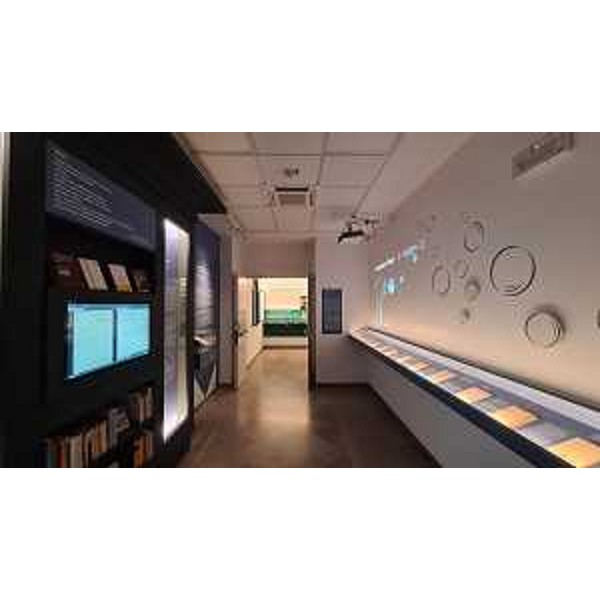 Gli interni del Museo Lets, acronimo di Letteratura Trieste, realizzato dal Comune di Trieste con il sostegno della Regione e il contributo di Trieste Trasporti. - Gli interni del Museo Lets, acronimo di Letteratura Trieste, realizzato dal Comune di Trieste con il sostegno della Regione e il contributo di Trieste Trasporti.