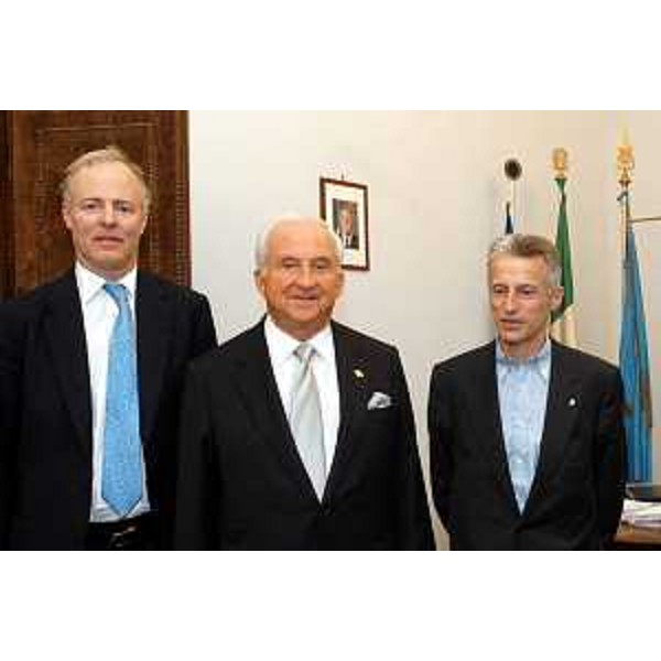Riccardo Illy (Presidente della Regione Friuli Venezia Giulia) riceve Mel Sembler (Ambasciatore degli Stati Uniti in Italia) e Kirk Ressler (Console generale a Milano). (Trieste, 07/06/04)
