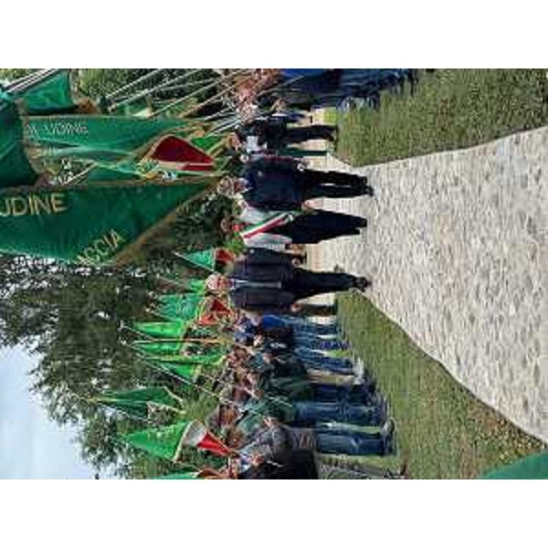 Un momento della cerimonia del cinquantesimo anniversario della fondazione della sezione alpini di Virco - Un momento della cerimonia del cinquantesimo anniversario della fondazione della sezione alpini di Virco