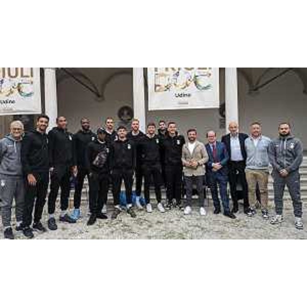 Il vicegovernatore con delega allo Sport del Friuli Venezia Giulia Mario Anzil alla presentazione ufficiale dell'Apu Old Wild West Udine e della Women Apu Udine - Il vicegovernatore con delega allo Sport del Friuli Venezia Giulia Mario Anzil alla presentazione ufficiale dell'Apu Old Wild West Udine e della Women Apu Udine