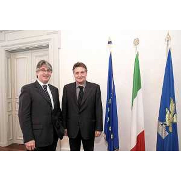 Renzo Tondo (Presidente della Regione Friuli Venezia Giulia) con Antonio Devetag (Assessore alla Cultura del Comune di Gorizia) appena nominato presidente dell'Associazione Mittelfest. (Trieste, 15/10/08) 