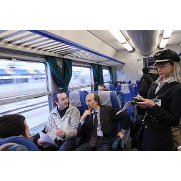 Riccardo Riccardi (Assessore regionale alla mobilità, energia ed infrastrutture di trasporto ) incontra i rappresentanti del Comitato dei pendolari del nodo di Udine. (Udine, 15/10/08)