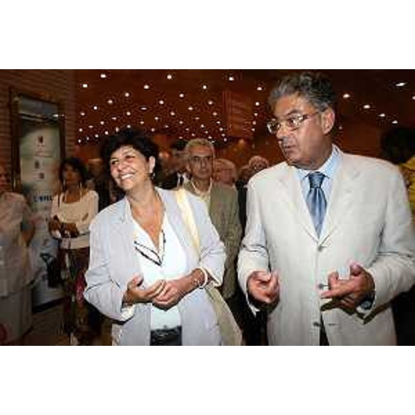 Roberto Antonaz (Assessore regionale all’istruzione, cultura, sport e pace) con Patrizia Sentinelli (Vice Ministro agli Affari Esteri) all'inaugurazione della mostra su Pietro Savorgnan di Brazzà, una vita per l'Africa. (Roma 10/09/06)