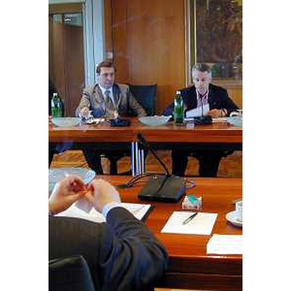 Riccardo Illy (Presidente della Regione Friuli Venezia Giulia), Enzo Marsilio (Assessore regionale alle risorse agricole, naturali, forestali e montagna). (Bologna, 24/05/04)