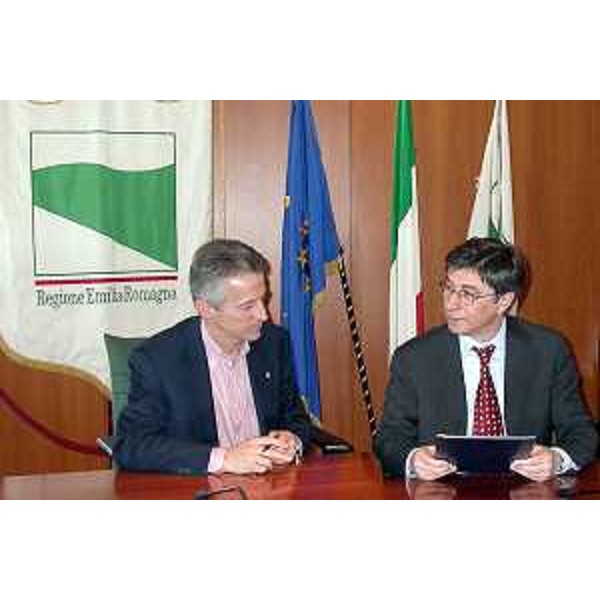 Riccardo Illy (Presidente della Regione Friuli Venezia Giulia), Vasco Errani (Presidente della Regione Emilia Romagna). (Bologna, 24/05/04)