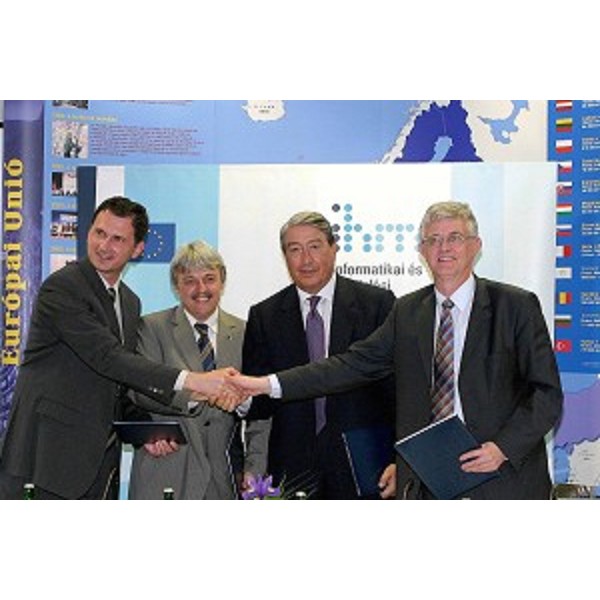 Firma del protocollo su infrastrutture corridoio 5 Italia Ungheria Slovenia Croazia. (Nagykanizsa - Ungheria, 18/05/04)