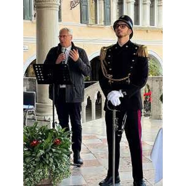 Un altro momento dell'intervento del presidente Bordin sotto la Loggia del Lionello - Un altro momento dell'intervento del presidente Bordin sotto la Loggia del Lionello