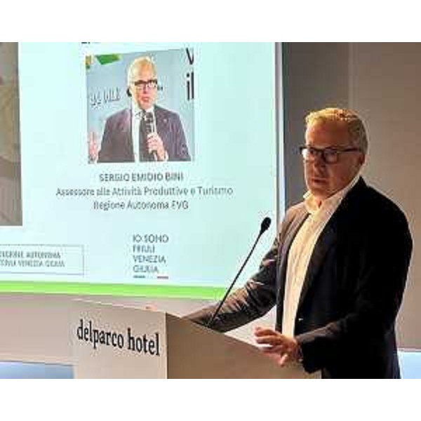 L'assessore Bini porta il saluto della Regione al convegno sulla modernizzazione del commercio - L'assessore Bini porta il saluto della Regione al convegno sulla modernizzazione del commercio