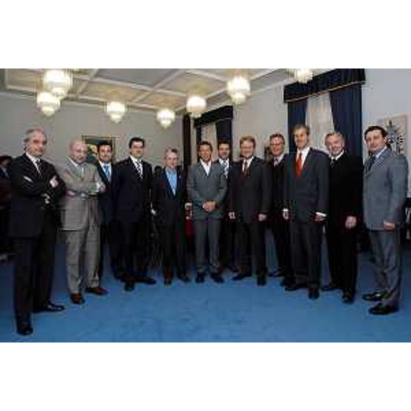 Riccardo Illy (Presidente della Regione Friuli Venezia Giulia), Joerg Haider (Presidente del Land della Carinzia) all'incontro tra le due giunte. (Trieste, 17/05/04)