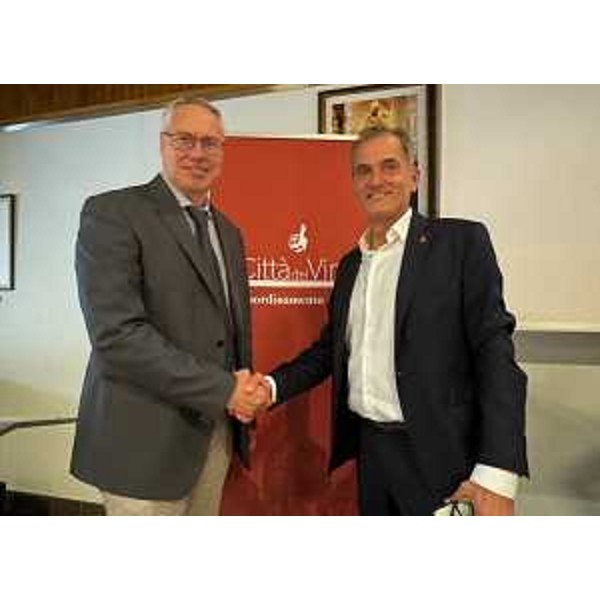 Il presidente del Cr Fvg, Mauro Bordin, e il coordinatore regionale delle Città del Vino e vicesindaco di Buttrio, Tiziano Venturini - Il presidente del Cr Fvg, Mauro Bordin, e il coordinatore regionale delle Città del Vino e vicesindaco di Buttrio, Tiziano Venturini