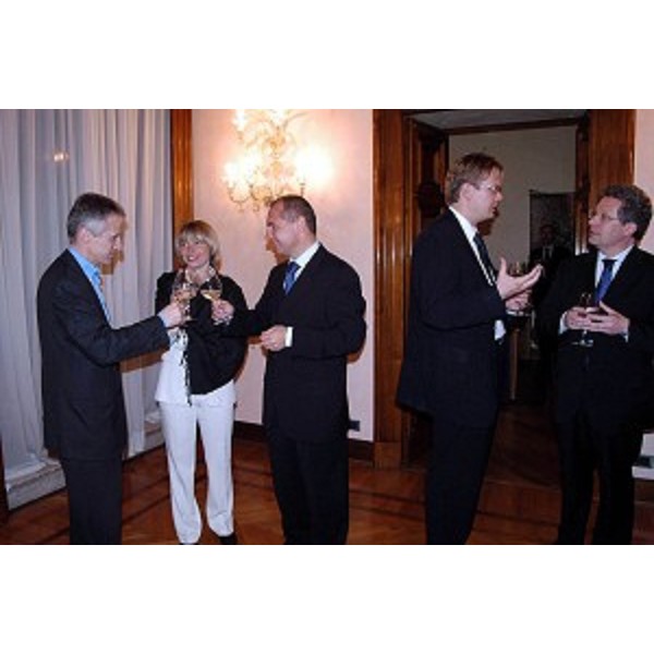 Euroregione - Cena con gli ambasciatori delle repubbliche dell'est Europa. Riccardo Illy (Presidente della Regione Friuli Venezia Giulia), Bertuzzi. (Trieste, 10/05/04)