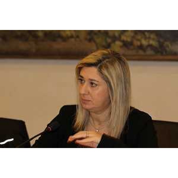 Lassessore a Infrastrutture e territorio Cristina Amirante - Lassessore a Infrastrutture e territorio Cristina Amirante