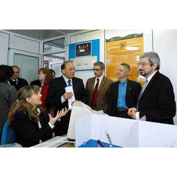 Riccardo Illy (Presidente della Regione Friuli Venezia Giulia), Furio Honsell (Rettore dell'Università di Udine) all'inaugurazione del laboratorio do Olfattometria di Udine. (Udine, 06/05/04)