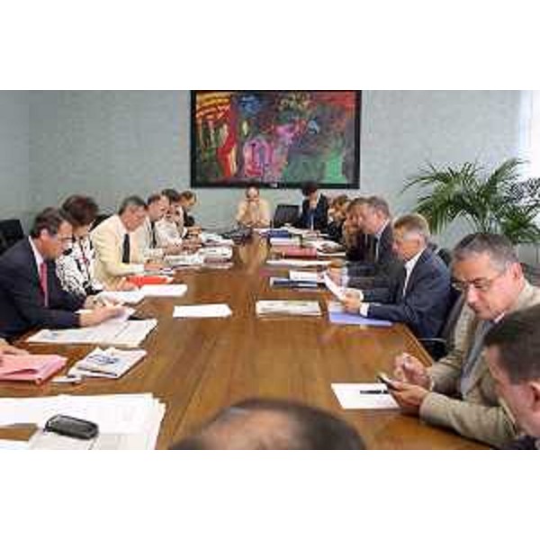 Riccardo Illy (Presidente Regione Friuli Venezia Giulia) al tavolo politico su leggi statutarie, legge elettorale e forma di governo. (Udine 12/09/06)