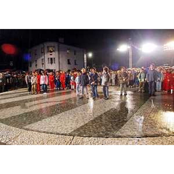 Festa per l'entrata della Slovenia nella UE. (Gorizia, 30/04/04)