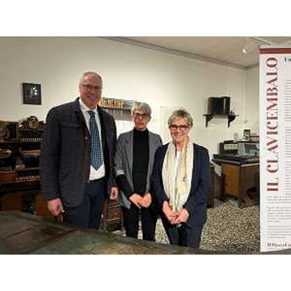 Il presidente Bordin assieme ad Aurelia Bubisutti e Amanda Talotti durante la visita al Museo - Il presidente Bordin assieme ad Aurelia Bubisutti e Amanda Talotti durante la visita al Museo