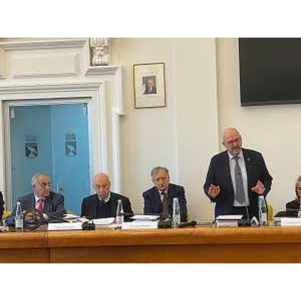 L'assessore regionale al Patrimonio Sebastiano Callari alla sottoscrizione del Protocollo tra le città murate nel Comune di Monfalcone - L'assessore regionale al Patrimonio Sebastiano Callari alla sottoscrizione del Protocollo tra le città murate nel Comune di Monfalcone