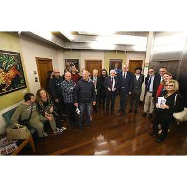Un momento dell'inaugurazione, a Palazzo, della mostra "Mosaicamente. Omaggio ad Antonio Ligabue" - Un momento dell'inaugurazione, a Palazzo, della mostra "Mosaicamente. Omaggio ad Antonio Ligabue"