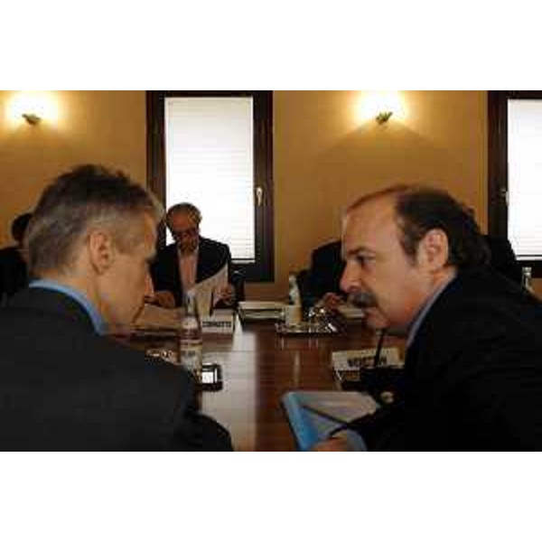 Riccardo Illy (Presidente della Regione Friuli Venezia Giulia), Gianfranco Moretton (Assessore regionale all'ambiente, lavori pubblici e protezione civile). (Pordenone, 16/04/04) 