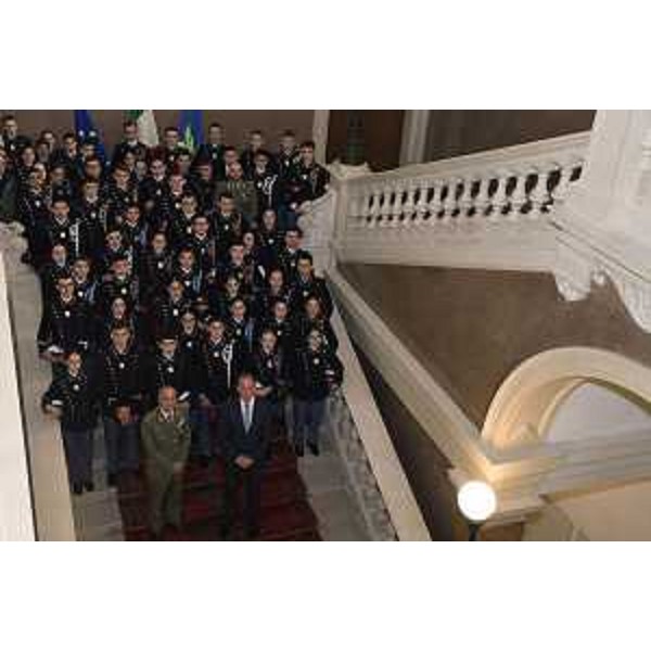 Foto di gruppo sulla scala del Palazzo della Regione. - Foto di gruppo sulla scala del Palazzo della Regione.