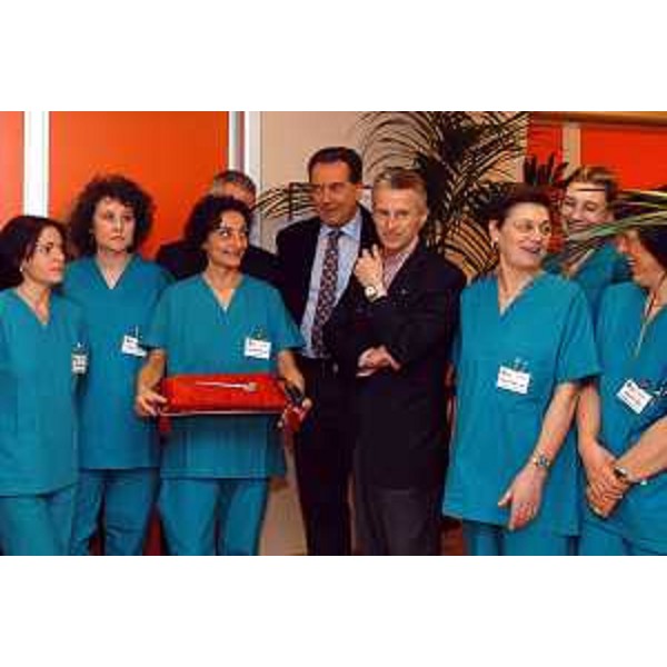 Riccardo Illy (Presidente della Regione Friuli Venezia Giulia) all'inaugurazione del nuovo reparto di emodialisi della Casa di cura "Città di Udine". (Udine, 14/04/04)