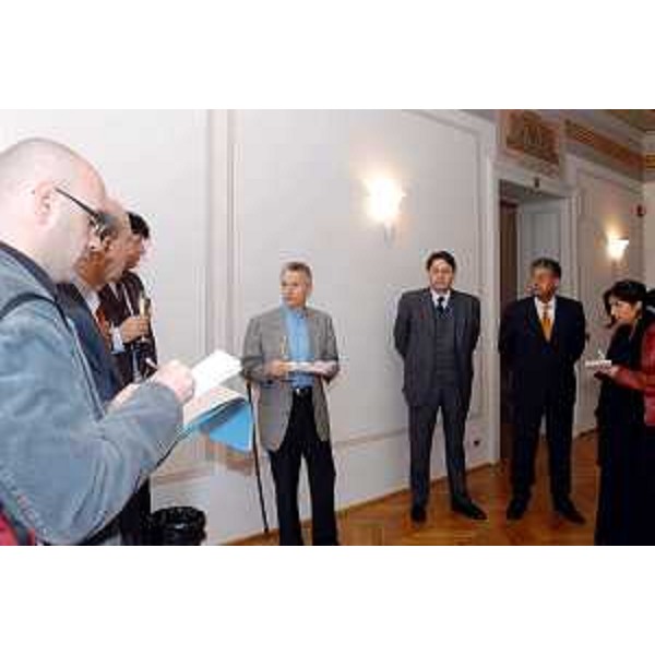 Riccardo Illy (Presidente della Regione Friuli Venezia Giulia), Lodovico Sonego (Assessore regionale alla pianificazione territoriale, energia, mobilità e infrastrutture di trasporto), Roberto Antonaz (Assessore regionale all'istruzione, cultura, sport e pace). (Trieste, 08/04/04)
