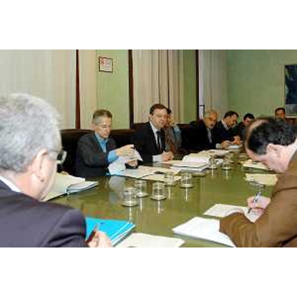 Riccardo Illy (Presidente della Regione Friuli Venezia Giulia), Alessandro Tesini (Presidente del Consiglio Regionale). (Udine, 07/04/04)