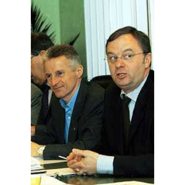 Riccardo Illy (Presidente della Regione Friuli Venezia Giulia), Alessandro Tesini (Presidente del Consiglio Regionale). (Udine, 07/04/04)