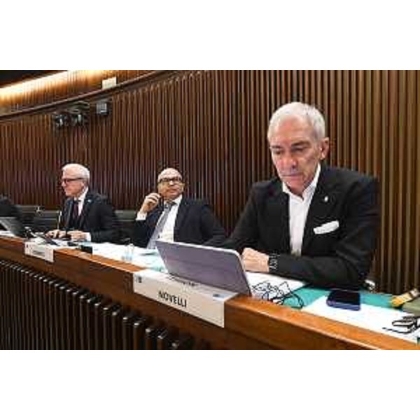 Da sinistra: il capogruppo Andrea Cabibbo, Michele Lobianco e Roberto Novelli (Forza Italia) - Da sinistra: il capogruppo Andrea Cabibbo, Michele Lobianco e Roberto Novelli (Forza Italia)