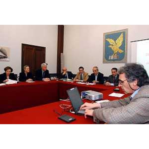 Giunta regionale alla conferenza stampa sul piano di riordino degli ospedali di Trieste. (Trieste, 02/04/04)