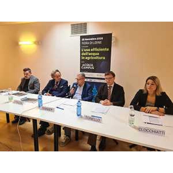 L'assessore Stefano Zannier interviene alla presentazione di Idrofuture alla Fiera di Udine - L'assessore Stefano Zannier interviene alla presentazione di Idrofuture alla Fiera di Udine