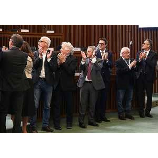 L'applauso dei consiglieri regionali alle famiglie degli atleti della Fai Sport Asd - L'applauso dei consiglieri regionali alle famiglie degli atleti della Fai Sport Asd