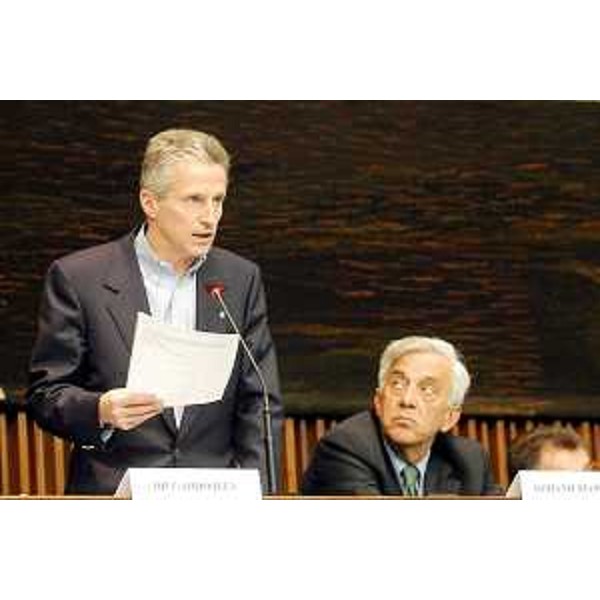 Riccardo Illy (Presidente della Regione Friuli Venezia Giulia) al convegno sulle modifiche degli statutu speciali. (Udine, 26/03/04)