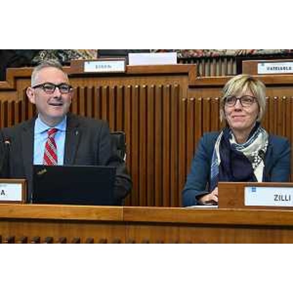 Il presidente della I Commissione, Alberto Budai (Lega) e l'assessore Fvg alle Finanze, Barbara Zilli - Il presidente della I Commissione, Alberto Budai (Lega) e l'assessore Fvg alle Finanze, Barbara Zilli