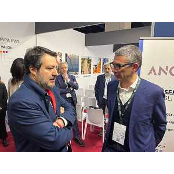 L'assessore PIeraolo Roberti con il vicepremier e ministro Matteo Salvini nello stan della Regione a Torino - L'assessore PIeraolo Roberti con il vicepremier e ministro Matteo Salvini nello stan della Regione a Torino