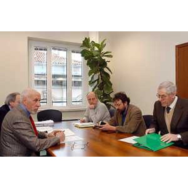 Augusto Antonucci (Assessore al Patrimonio ed ai Servizi generali) incontra le associazini ambientaliste. (Trieste, 24/03/04)