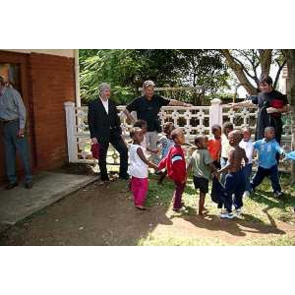 Roberto Antonaz (Assessore regionale all'istruzione, cultura, sport e pace). (Durban, 24/03/04)