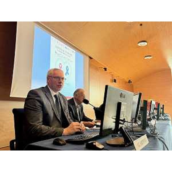 Il presidente del Cr Fvg, Mauro Bordin, al tavolo del convegno della Lilt, a Udine - Il presidente del Cr Fvg, Mauro Bordin, al tavolo del convegno della Lilt, a Udine